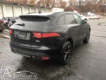 Jaguar F Pace